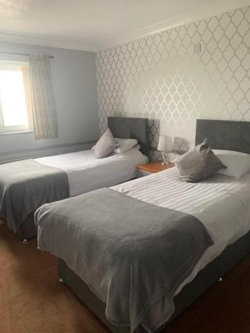 Tafarn Y Rhos Hotel Llangefni Ngoại thất bức ảnh